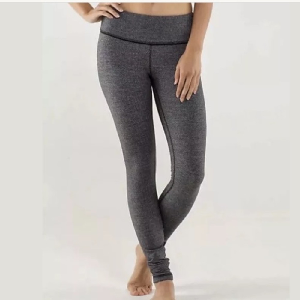 Lululemon size 4 Wonder Under Herringbone